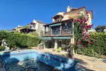 MUĞLA FETHİYE OVACIK'TA ÖLÜ DENİZ MEVKİİNDE YÜZME HAVUZLU , 4+1 , SATILIK VİLLA
